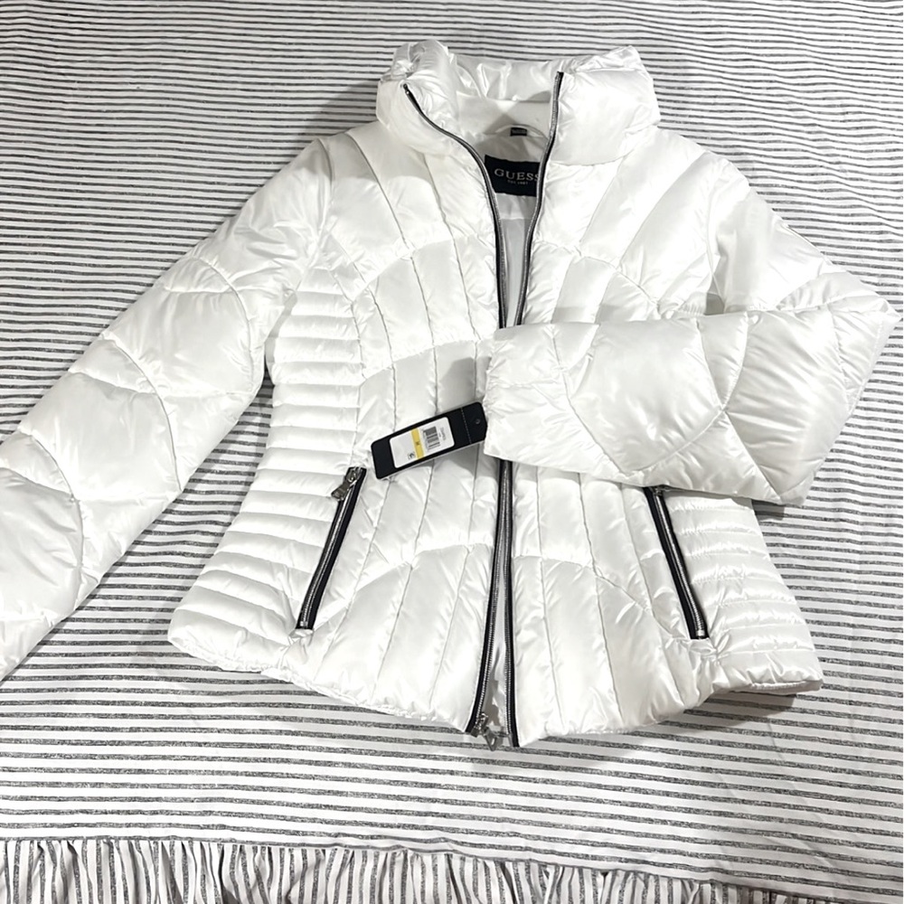 Brand new Guess white puffer coat size Medium